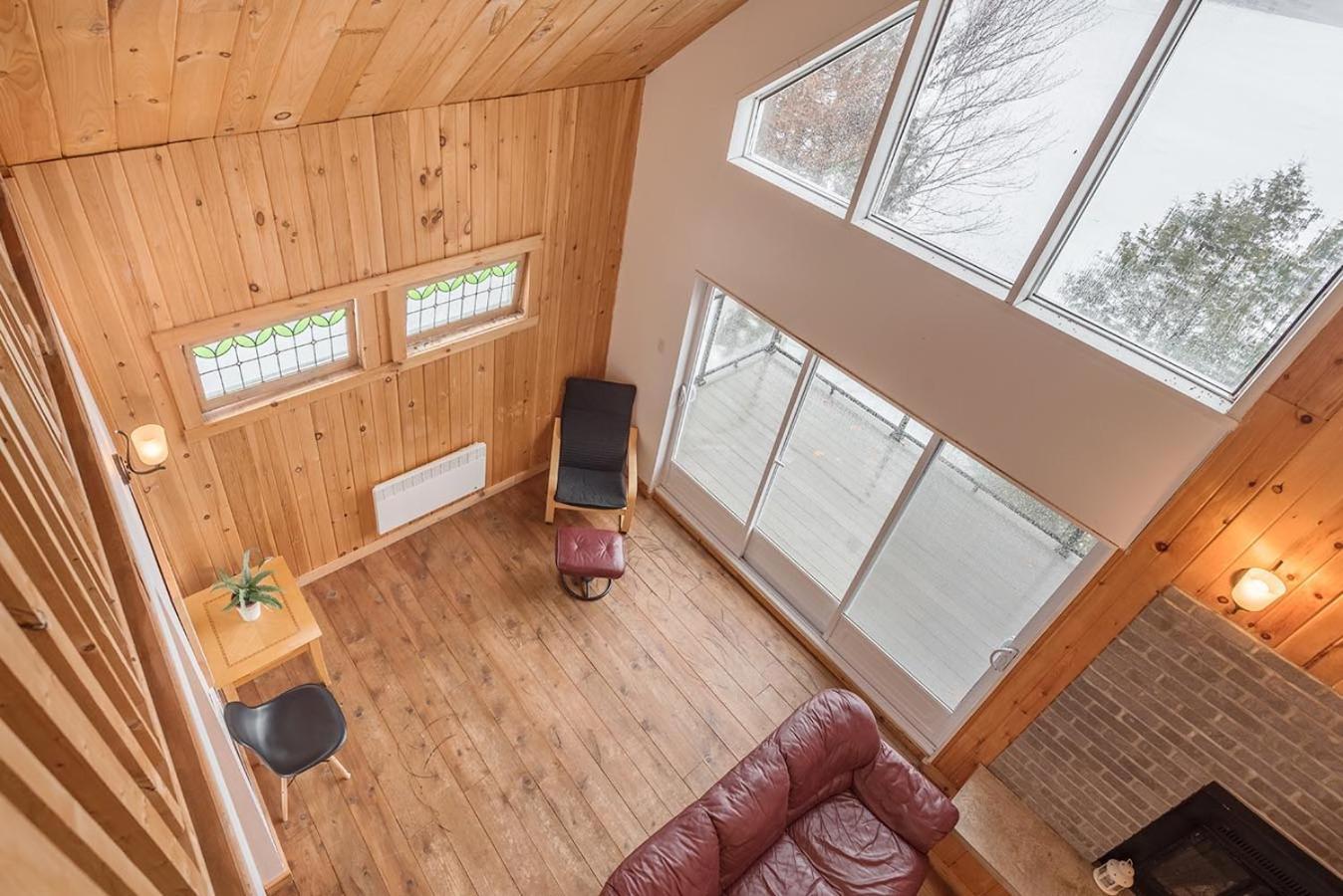 Rustic Waterfront Chalet Panoramic View And Spa Chertsey Extérieur photo